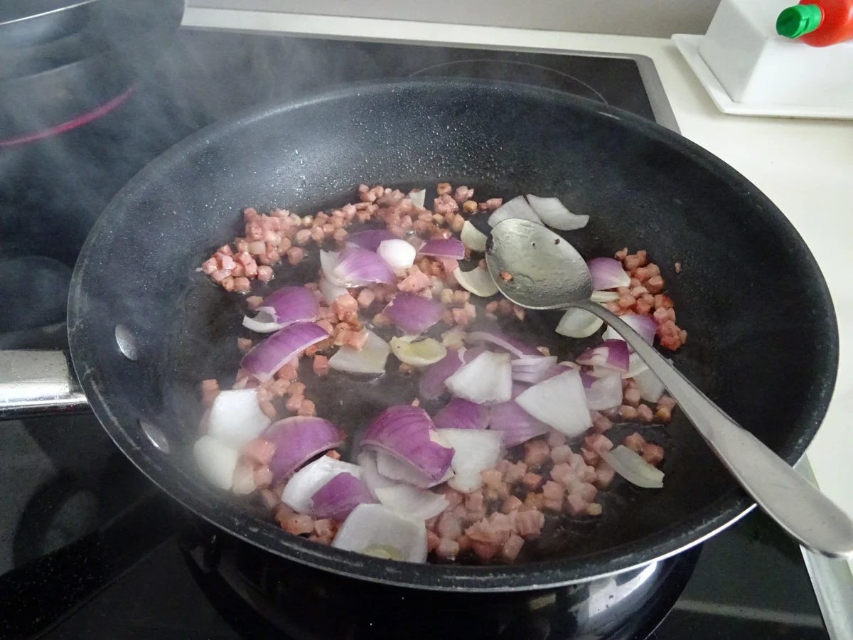 Hühnerschenkel, Kartoffel-Bohnen-Pfanne und Paprika-Gemüse - Rezept - Bild Nr. 3