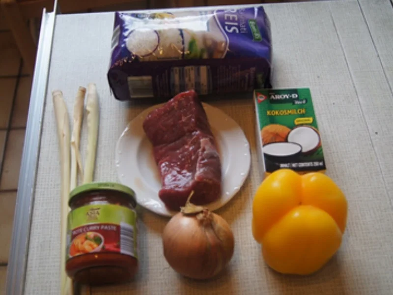 Rezept: Hüftsteak mit Zitronengras und gelber Basmatireis Bild Nr. 3 Hüftsteak mit Zitronengras und gelber Basmatireis - Rezept - Bild Nr. 3
