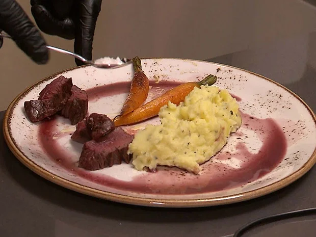 Hanging Tender mit Kartoffelstampf und glasierten Möhren - Rezept - Bild Nr. 2