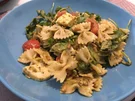 Farfalle-Nudelsalat mit Pesto und Rukola - Rezept - Bild Nr. 2