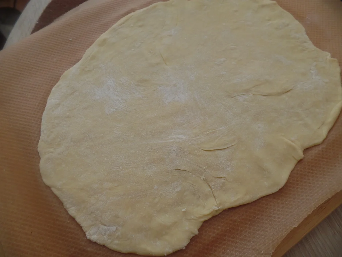 Rezept: Flammkuchen mit Forelle und Rucola Bild Nr. 10914 Flammkuchen mit Forelle und Rucola - Rezept - Bild Nr. 10914