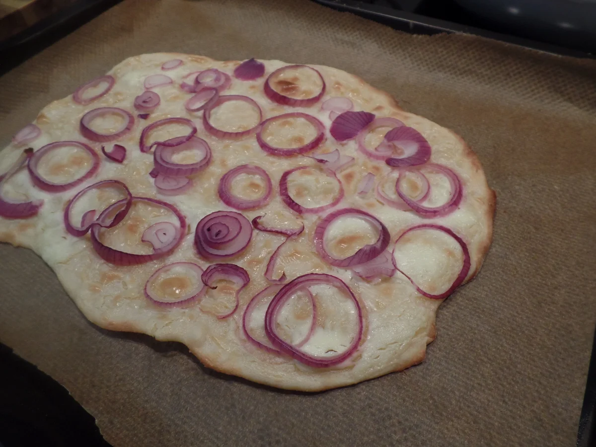 Rezept: Flammkuchen mit Forelle und Rucola Bild Nr. 10916 Flammkuchen mit Forelle und Rucola - Rezept - Bild Nr. 10916