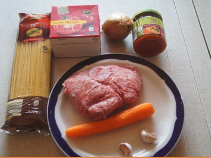 Scharfe Bolognese mit Spaghetti - Rezept - Bild Nr. 2