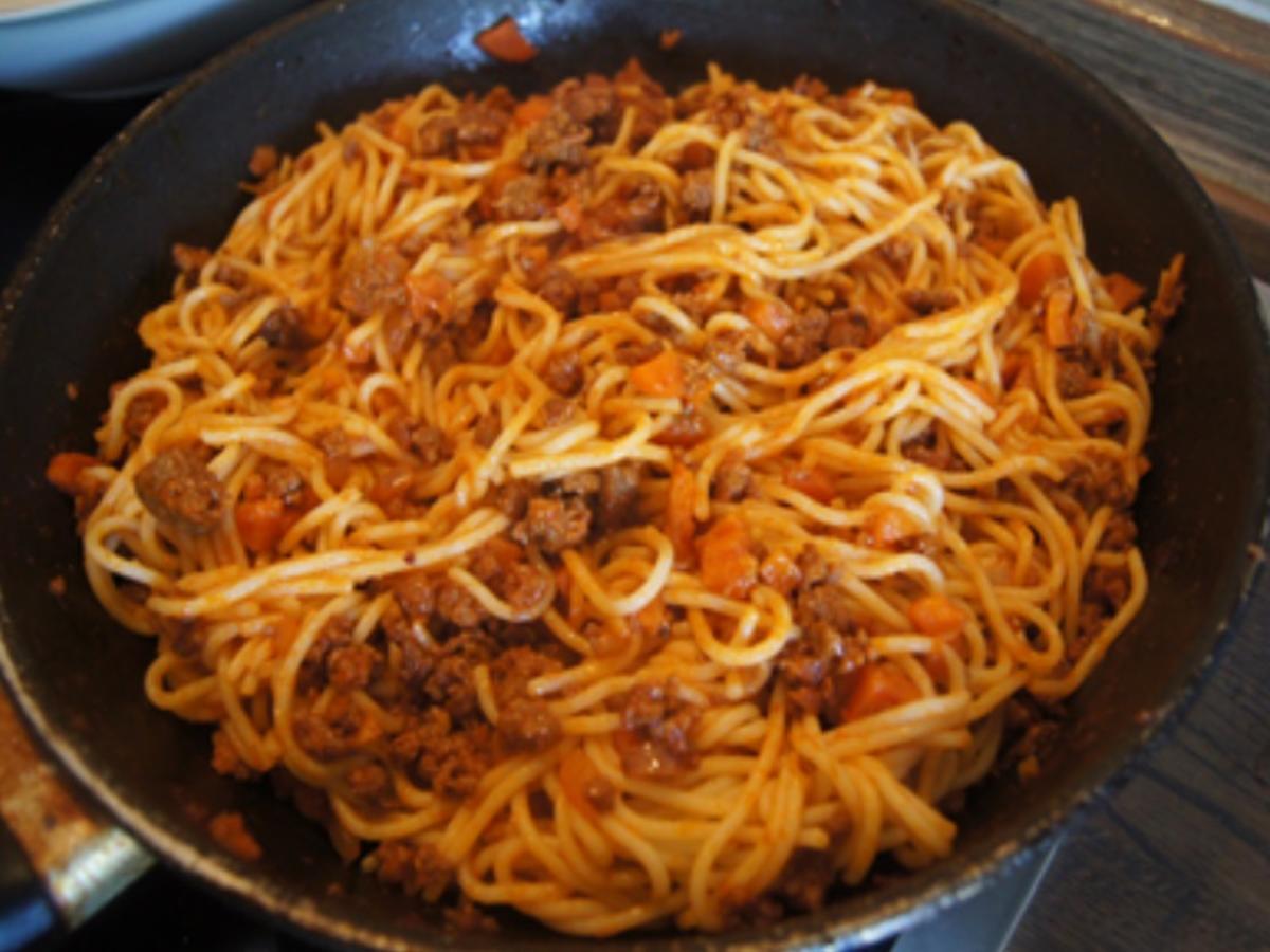 Scharfe Bolognese mit Spaghetti - Rezept - Bild Nr. 15