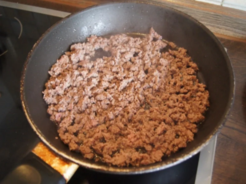 Sauerkrautrouladen mit Rahmsauce, Apfel Rotkohl und Drillingen - Rezept - Bild Nr. 5