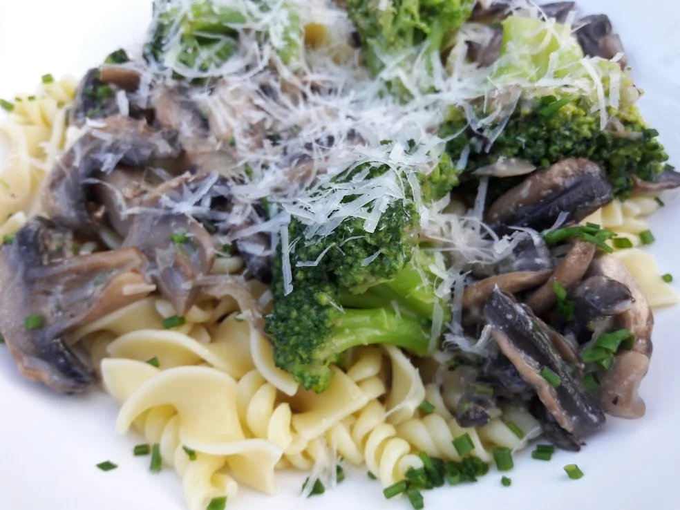 Rezept: Nudeln mit Pilze und Broccoli Bild Nr. 3 Nudeln mit Pilze und Broccoli - Rezept - Bild Nr. 3