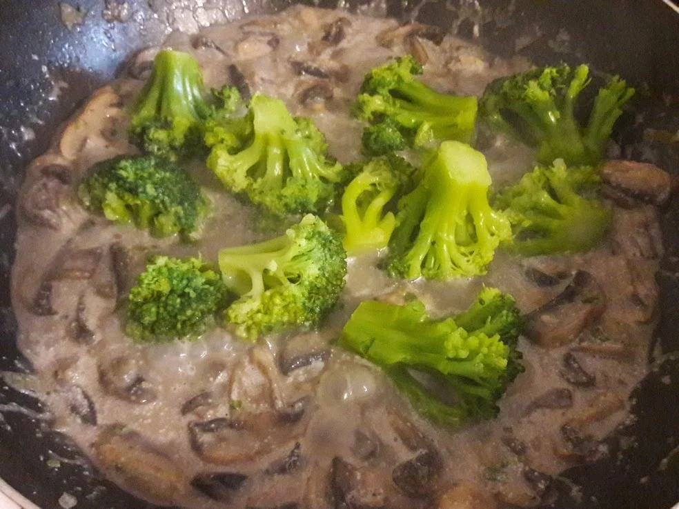 Rezept: Nudeln mit Pilze und Broccoli Bild Nr. 9 Nudeln mit Pilze und Broccoli - Rezept - Bild Nr. 9