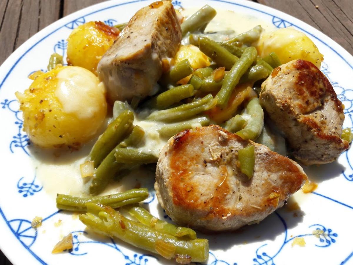 Schweinefilet mit Grünen Bohnen und einer hellen Soße - Rezept - kochbar.de