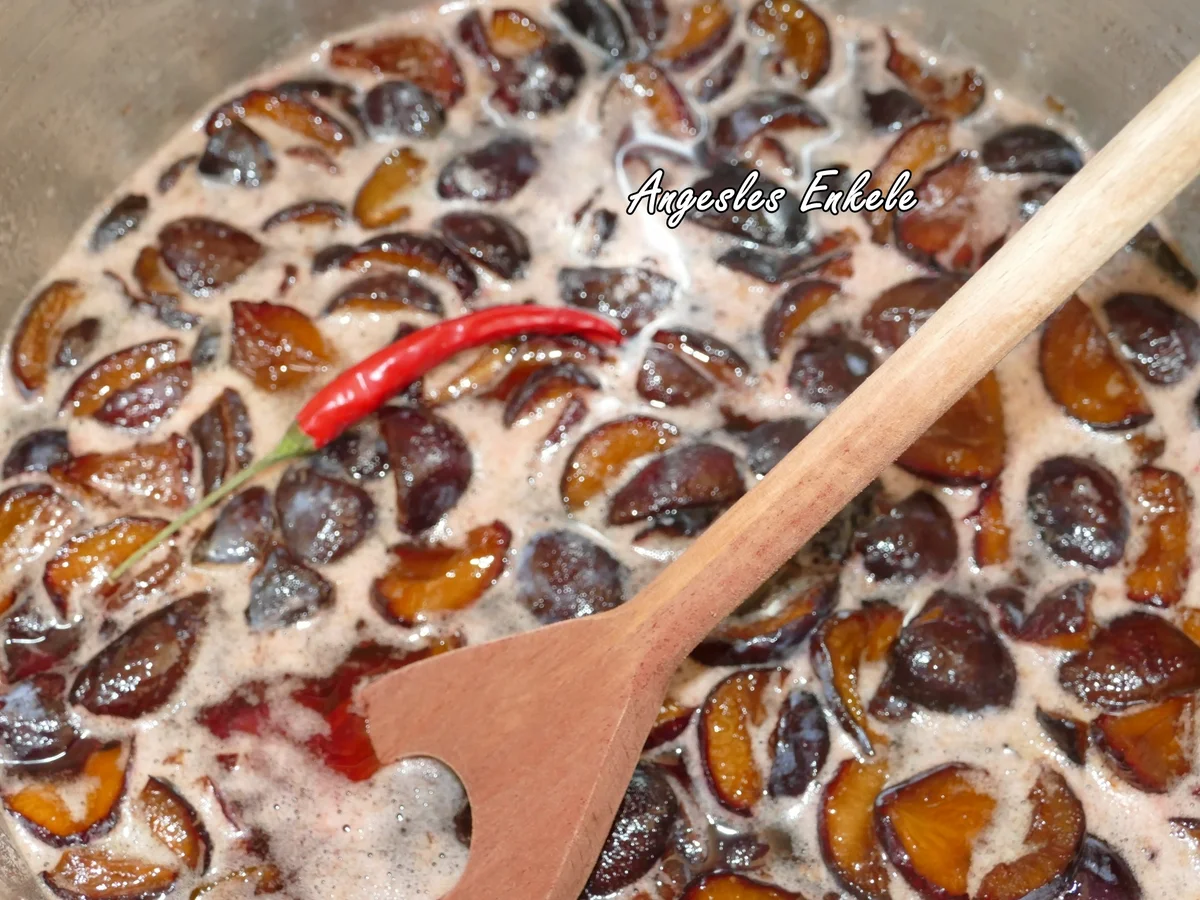Zwetschgen-Marmelade mit Chilischote und Orangenschale - Rezept - Bild Nr. 5