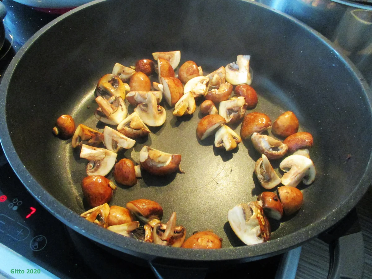 Nudeln mit Käse-Soße und Hack auf Rucola - Rezept - Bild Nr. 6