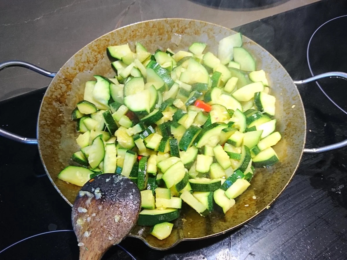 Rezept: Zucchini-Speckquiche Bild Nr. 7 Zucchini-Speckquiche - Rezept - Bild Nr. 7