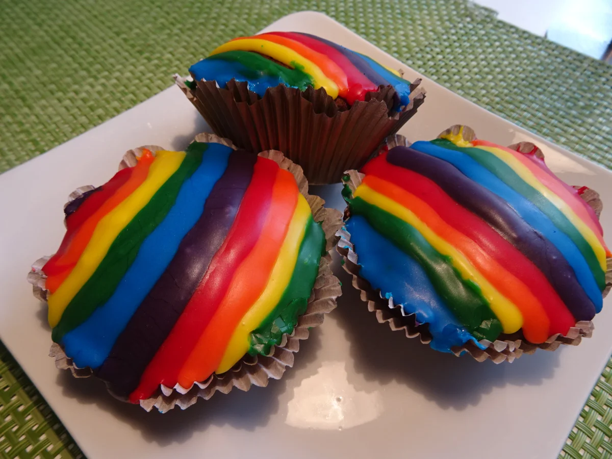 Rezept: Rainbow-Schoko-Muffins Bild Nr. 2 Rainbow-Schoko-Muffins - Rezept - Bild Nr. 2