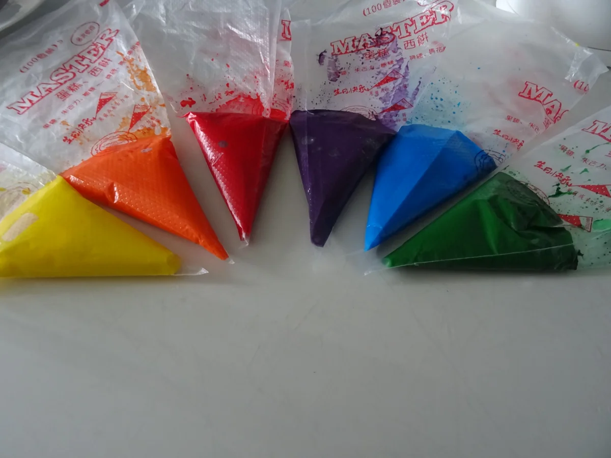 Rezept: Rainbow-Schoko-Muffins Bild Nr. 3 Rainbow-Schoko-Muffins - Rezept - Bild Nr. 3