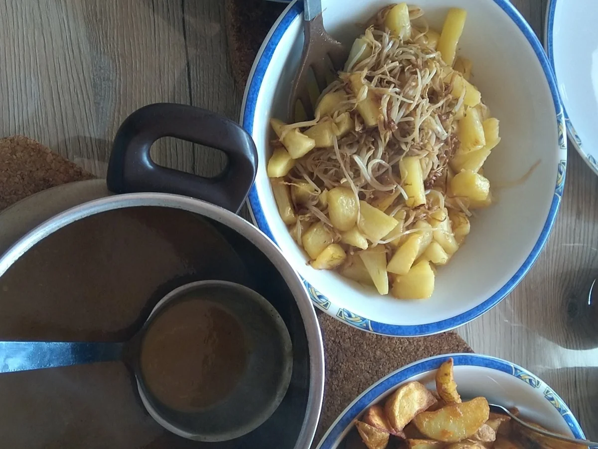 Ente süß-sauer mit Mango-Ananas-Soße und Wedges - Rezept - Bild Nr. 3