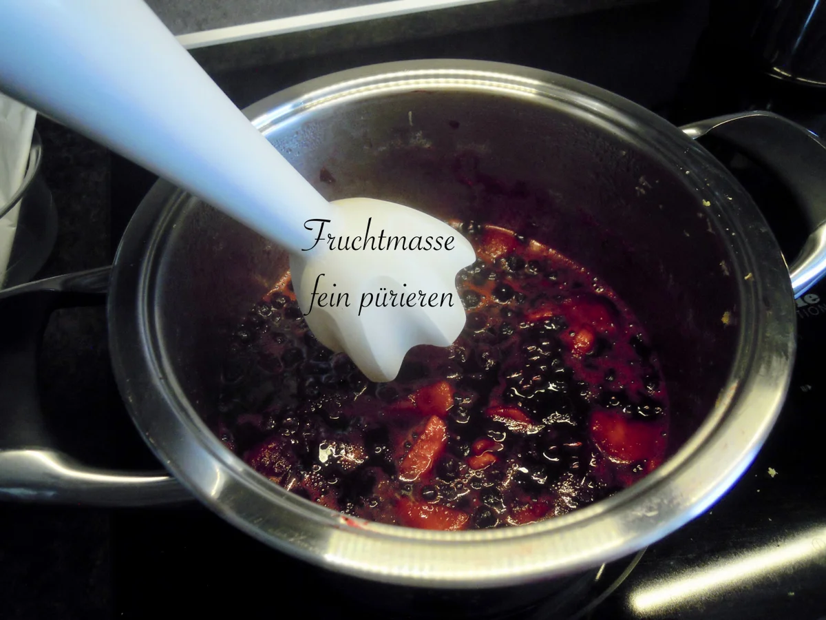 Rezept: Aronia Marmelade und Aronia Sirup Bild Nr. 15 Aronia Marmelade und Aronia Sirup - Rezept - Bild Nr. 15