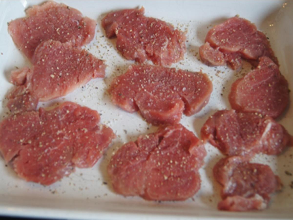 Schweinefiletschnitzelchen mit Honig-Möhren-Sticks und Süßkartoffel-Kartoffel-Stampf - Rezept - Bild Nr. 7