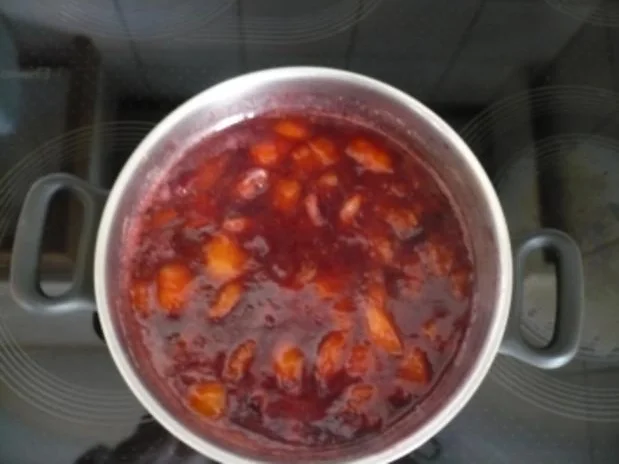 Pflaumengrütze mit Buttermilch - Soße - Rezept - Bild Nr. 3