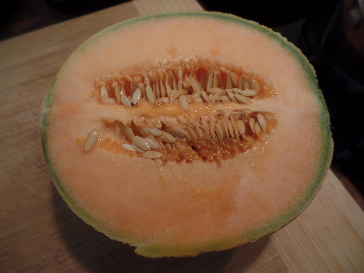 Kalte Möhren-Melonensuppe mit Grissini und Serranoschinken - Rezept ...