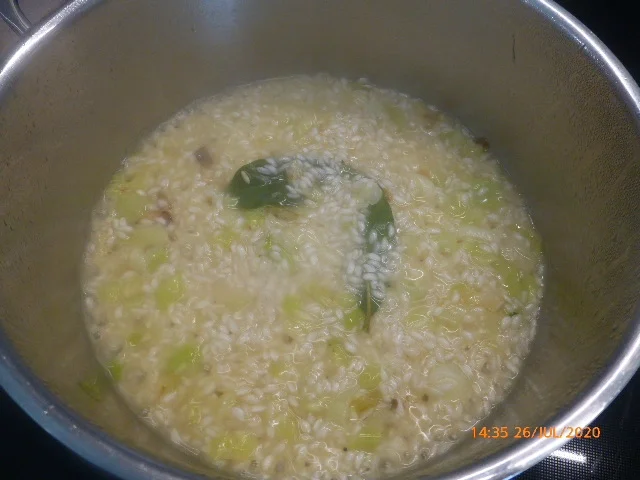 Kerbelrisotto mit Ziegenkäsetaler - Rezept - Bild Nr. 4