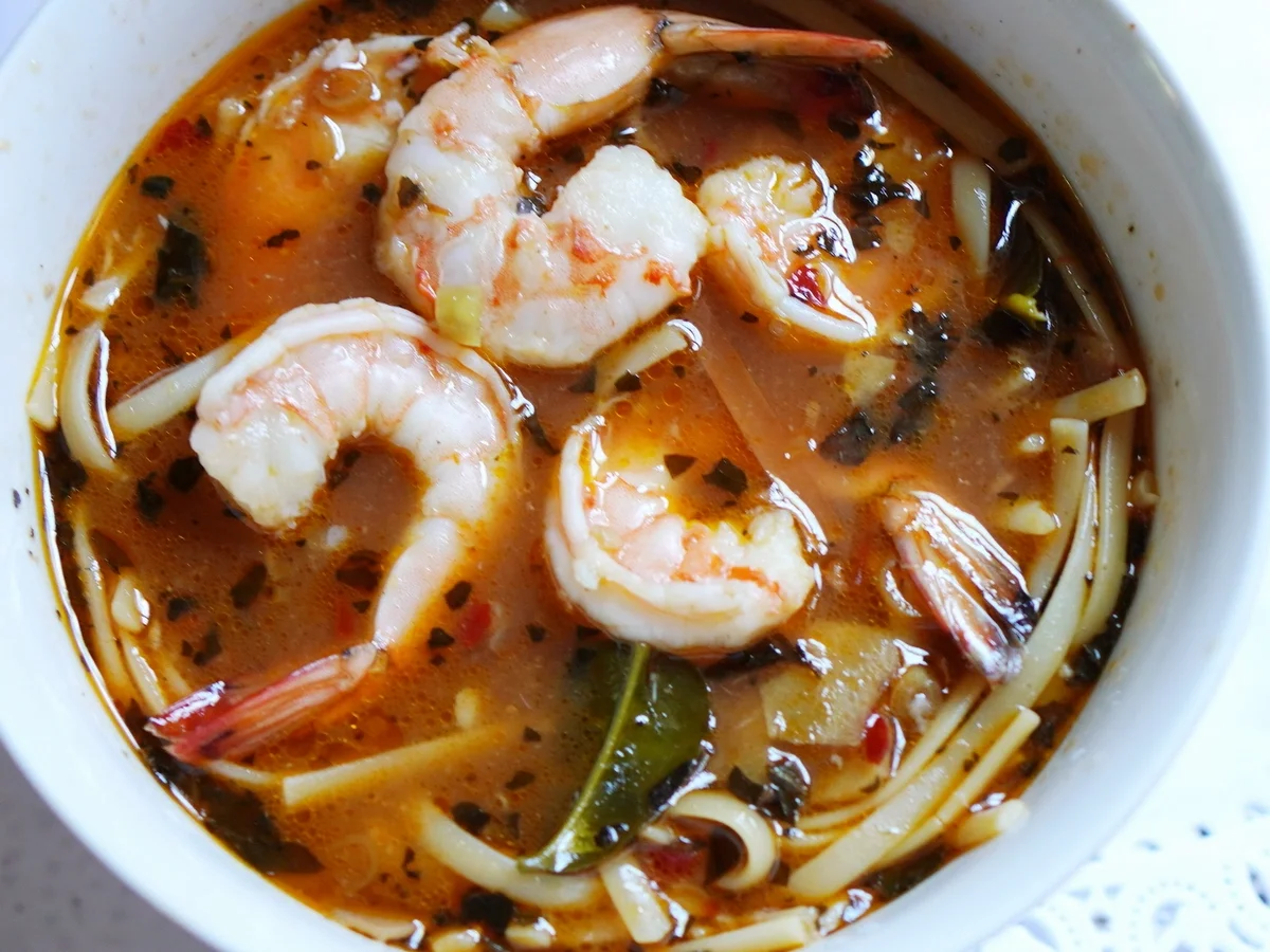 Scharfe Garnelensuppe mit Nudeln - Rezept - Bild Nr. 2