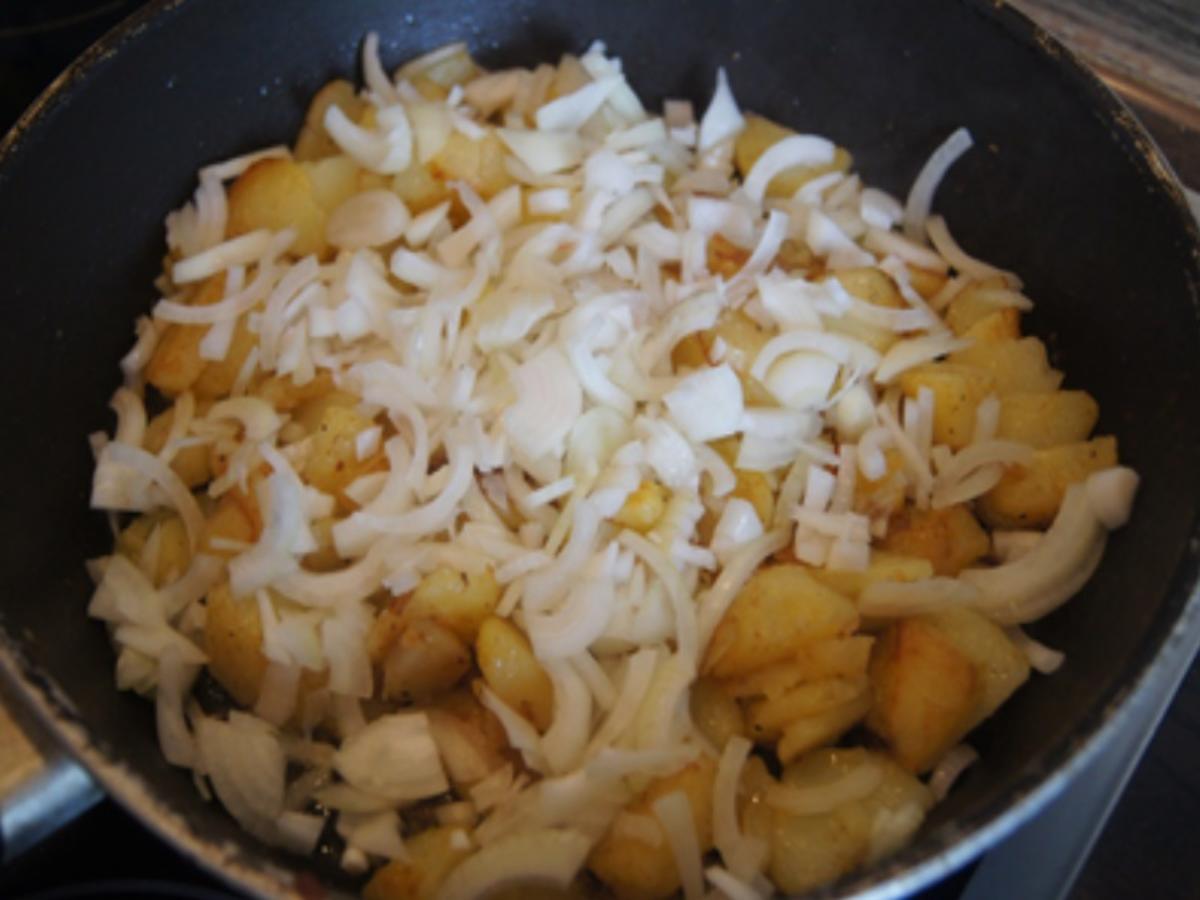 Sülze mit herzhaften Bratkartoffeln, Gewürzgurken und Rote Bete Salat - Rezept - Bild Nr. 25
