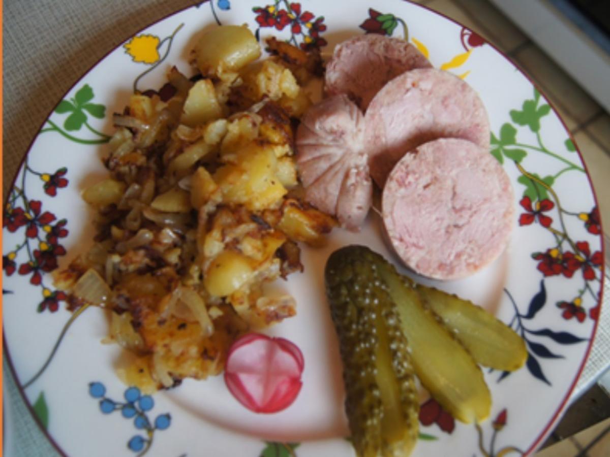 Sülze mit herzhaften Bratkartoffeln, Gewürzgurken und Rote Bete Salat - Rezept - Bild Nr. 33