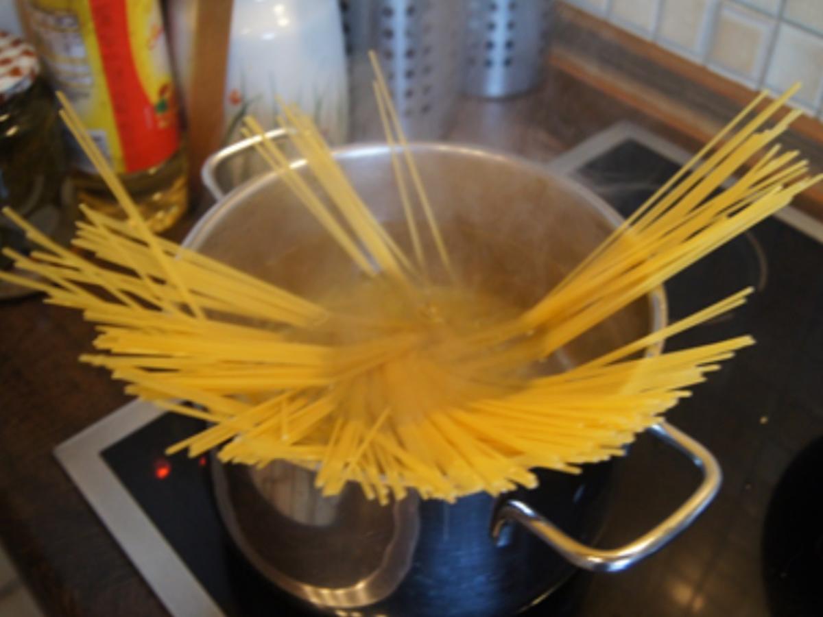 Spaghetti Puttanesca - Rezept - Bild Nr. 4