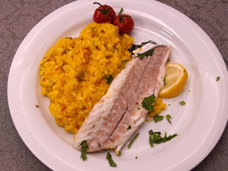 Safran Peperoncino Orangenrisotto und Loup de Mer mit Salbeicrunch ...