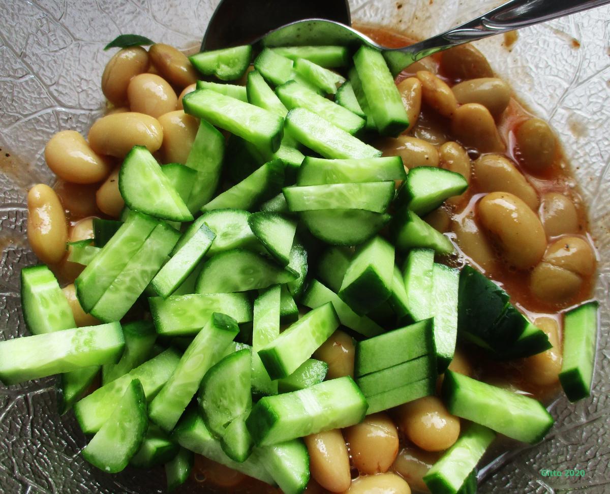 Frisch-feuriger Salat mit großen weißen Bohnen - Rezept - Bild Nr. 4