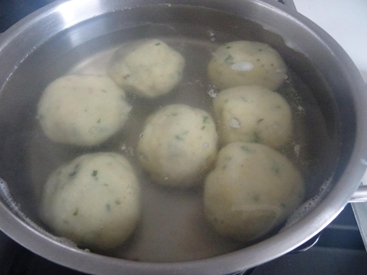 Gefüllte Kartoffelklöße mit Rahmkohlrabi - Rezept - Bild Nr. 5