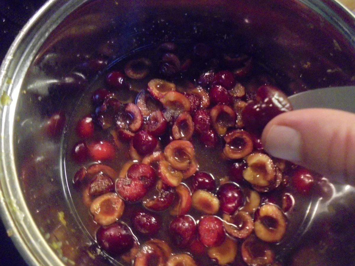 Rezept: Maraschino Kirschkonfitüre Bild Nr. 3 Maraschino Kirschkonfitüre - Rezept - Bild Nr. 3