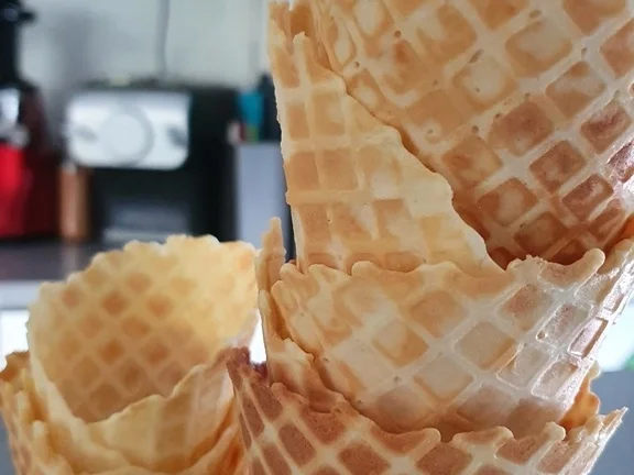Rezept: Eiswaffeln (Butter Karamel Geschmack) Bild Nr. 6 Eiswaffeln (Butter Karamel Geschmack) - Rezept - Bild Nr. 6