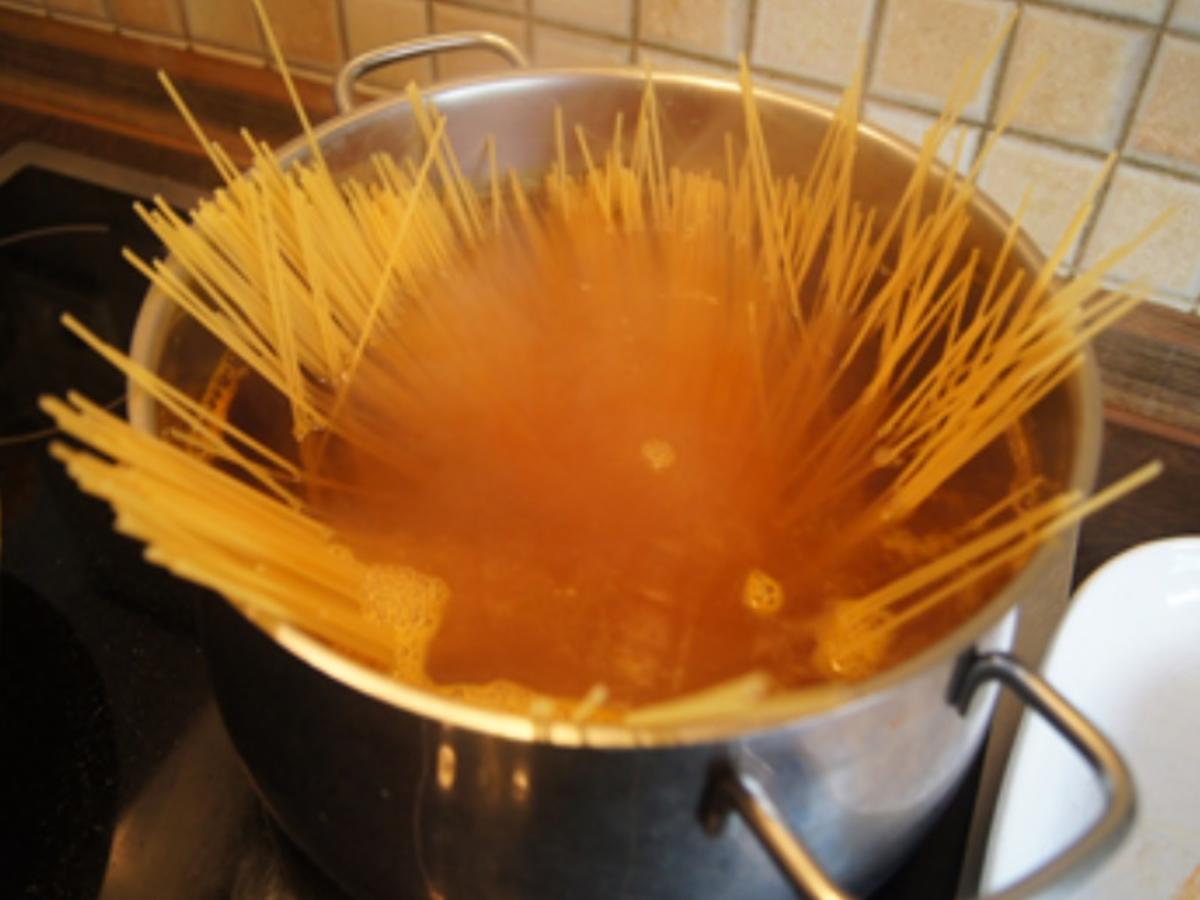 Spaghetti Bolognese mit Roma Salat - Rezept - Bild Nr. 12