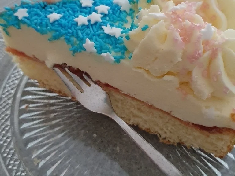 Käsesahne Torte (wahlweise mit oder ohne Boden Backen) - Rezept - Bild Nr. 2