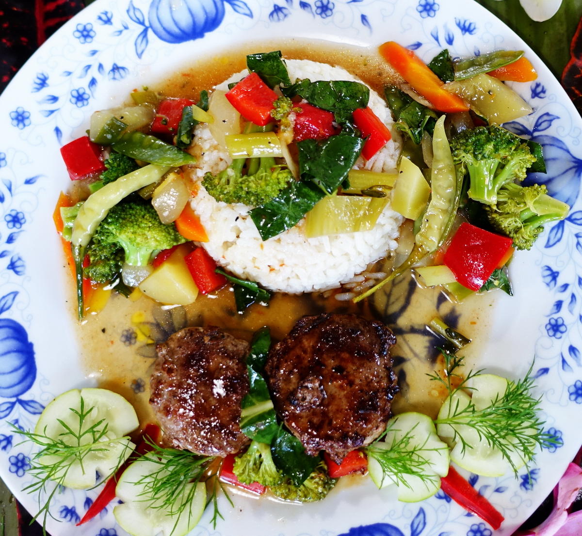Würzige Hackfleischbällchen mit Cap-Cay und Reis - Rezept - kochbar.de