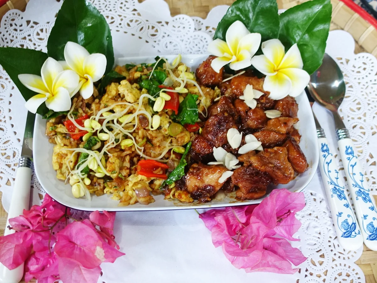 Mariniertes Hühnerfleisch mit würzigem Gemüserührei - Rezept - Bild Nr. 2