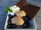 Rezept: Pfirsich-Sorbet mit Heidelbeeren und Schoko-Minz-Waffeln Bild Nr. 2 Pfirsich-Sorbet mit Heidelbeeren und Schoko-Minz-Waffeln - Rezept - Bild Nr. 2