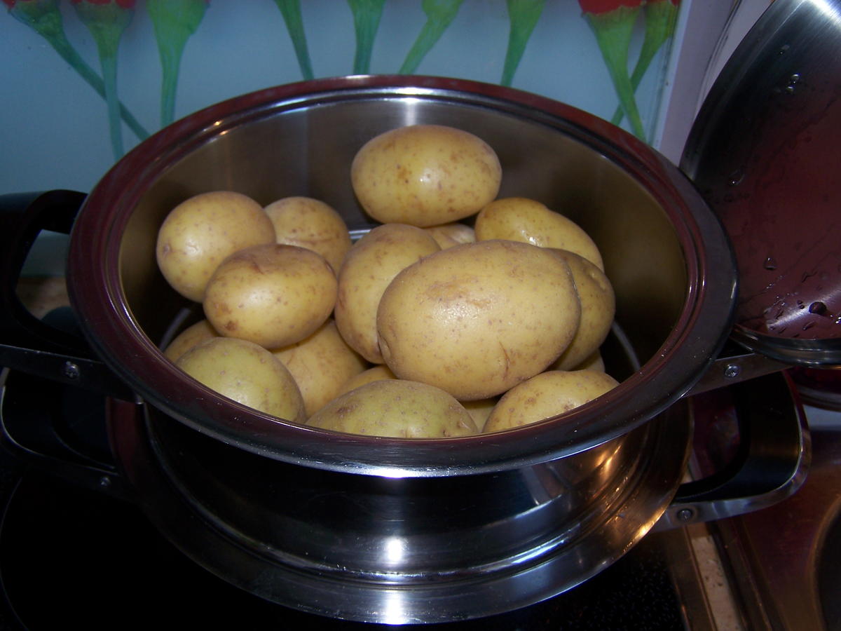 Paniertes Kotelett Kartoffelsalat und Gurkensalat - Rezept - Bild Nr. 3