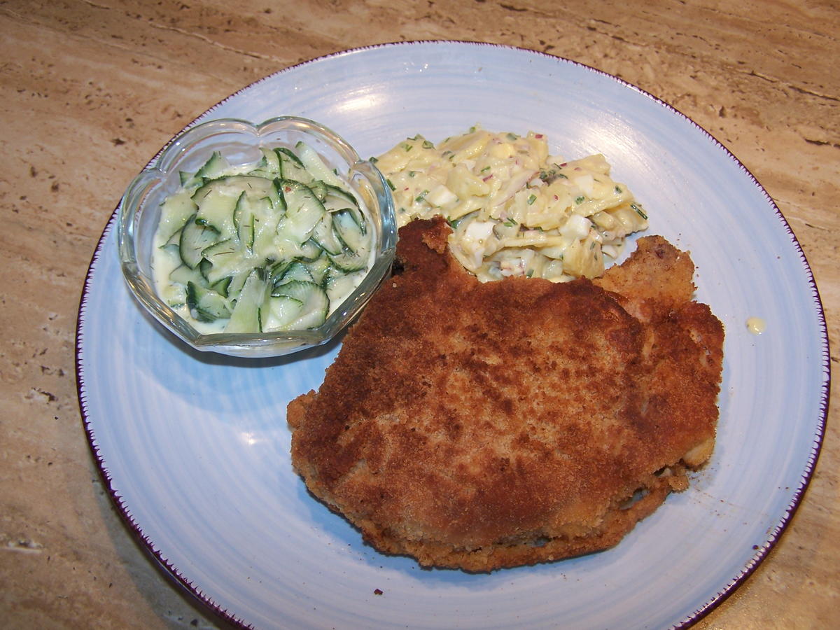 Paniertes Kotelett Kartoffelsalat und Gurkensalat - Rezept - Bild Nr. 9