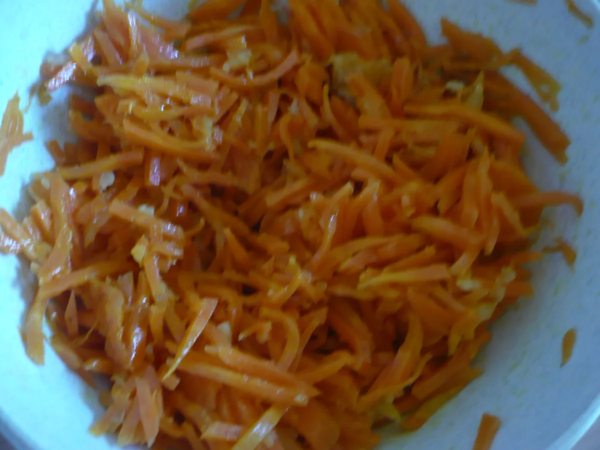 Rezept: Möhrensalat türk. Art Bild Nr. 2 Möhrensalat türk. Art - Rezept - Bild Nr. 2