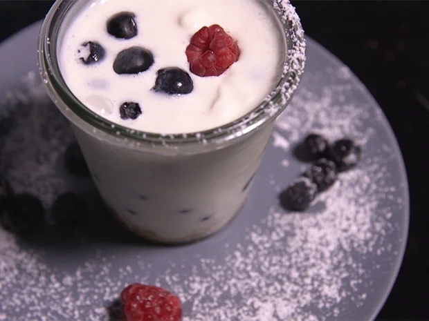 Cheesecake im Glas mit Früchten - Rezept - Bild Nr. 3