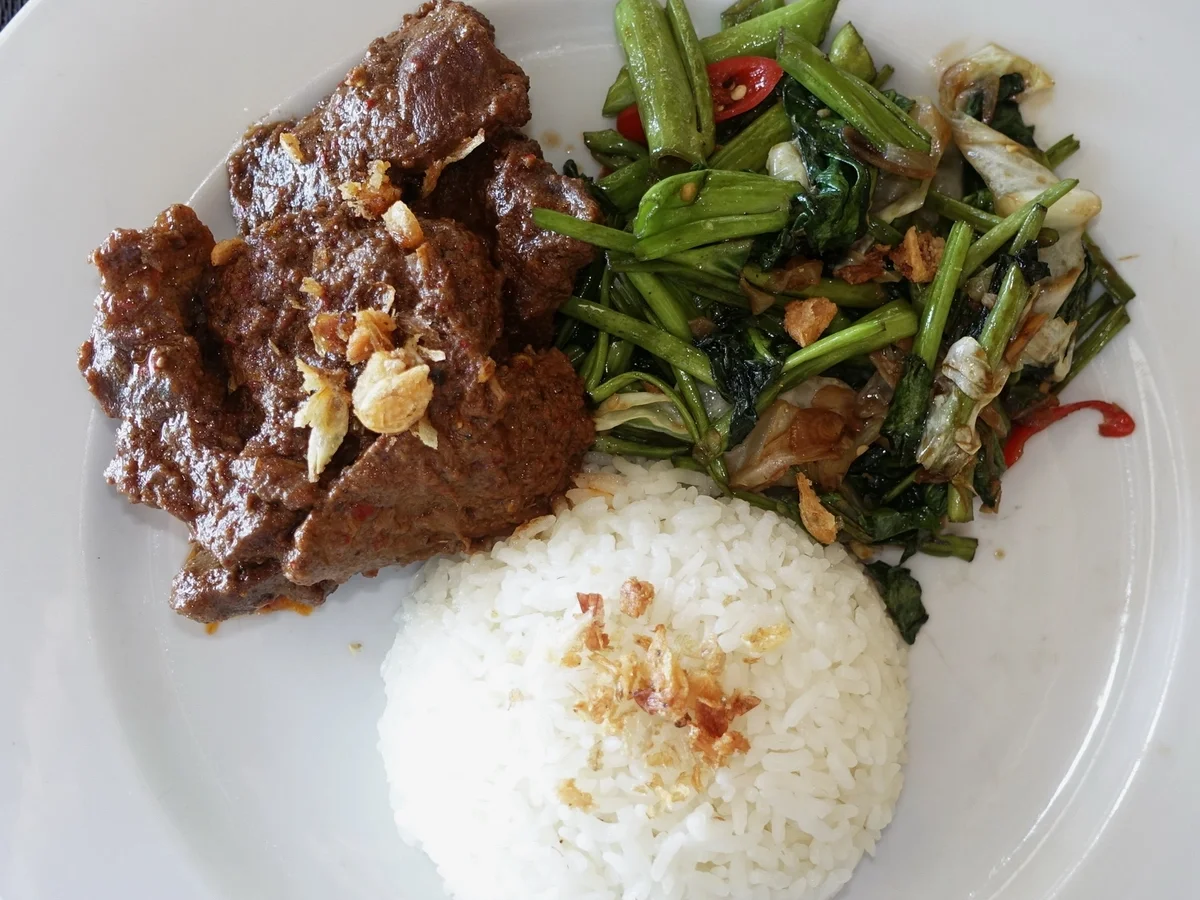 Exotisch-würziges Rindergulasch in Kokossauce auf Bandung Art - Rezept - Bild Nr. 2