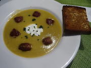 Sellerie-Suppe mit Hackbällchen und Knoblauchbrot - Rezept - Bild Nr. 2