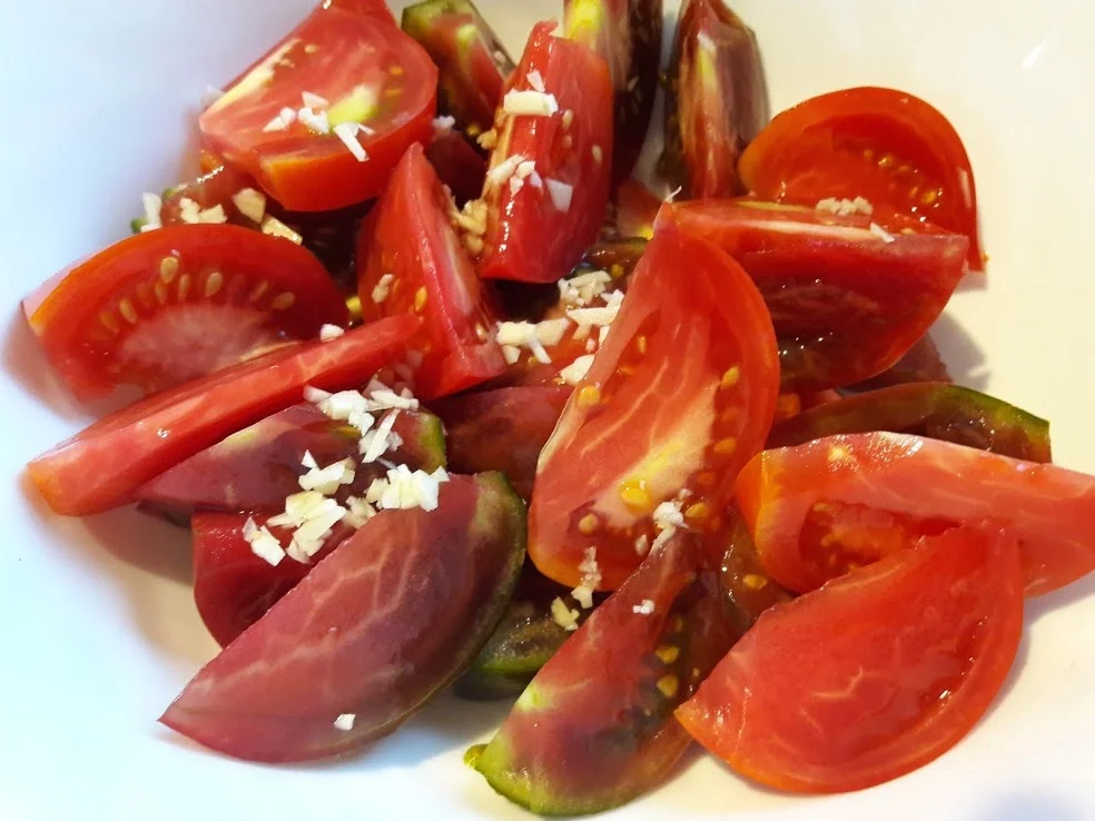 Rezept: Tomate-Mozzarella-Salat Bild Nr. 5 Tomate-Mozzarella-Salat - Rezept - Bild Nr. 5