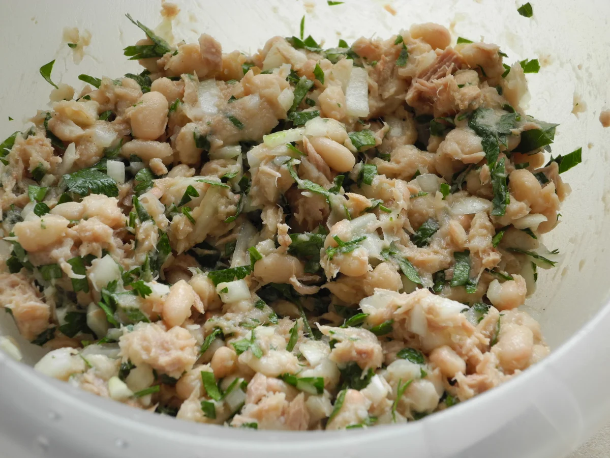 Rezept: Portugiesischer Bohnensalat mit Thunfisch Bild Nr. 2 Portugiesischer Bohnensalat mit Thunfisch - Rezept - Bild Nr. 2