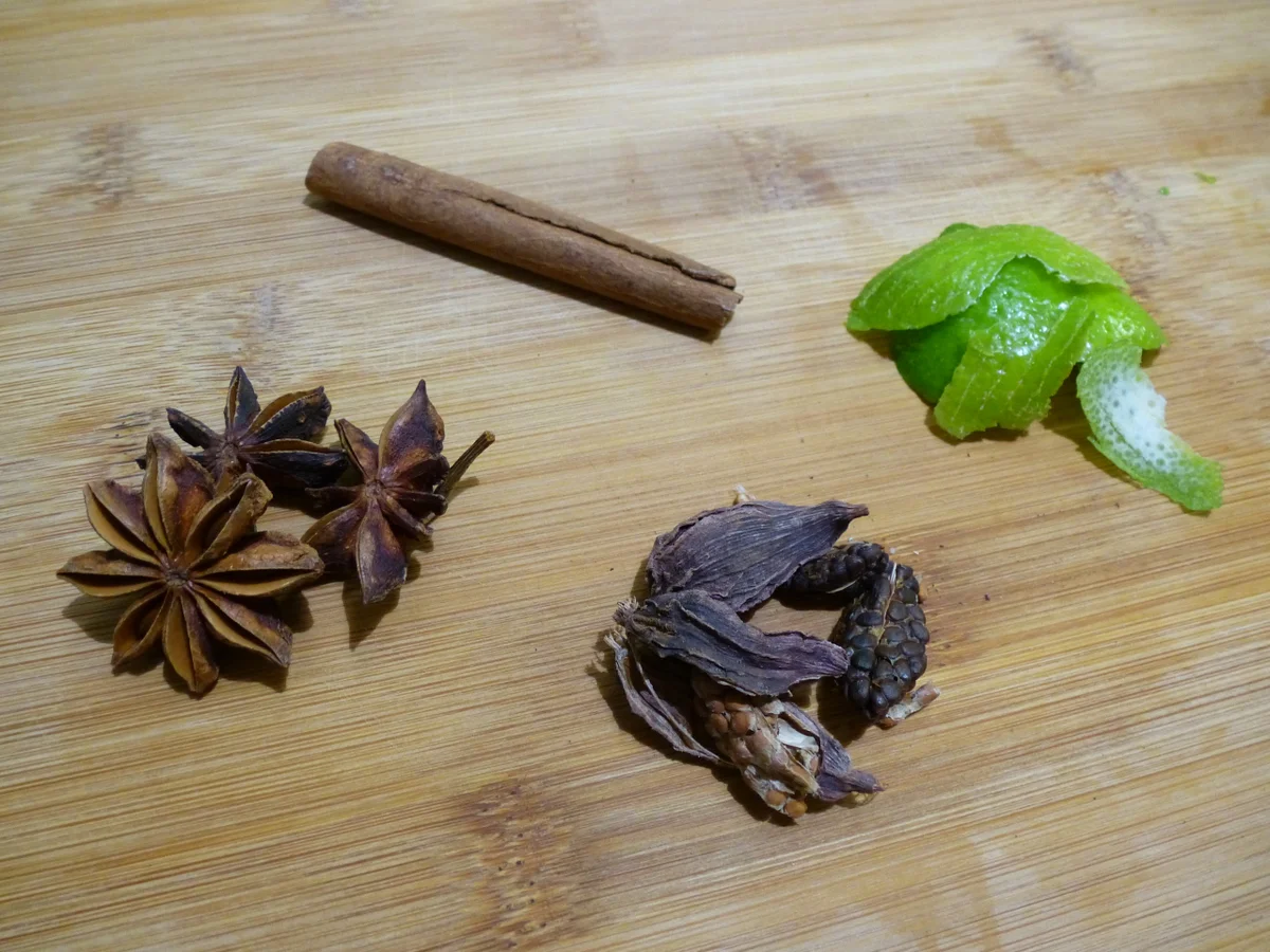 Rezept: Gewürz-Eistee Bild Nr. 3 Gewürz-Eistee - Rezept - Bild Nr. 3
