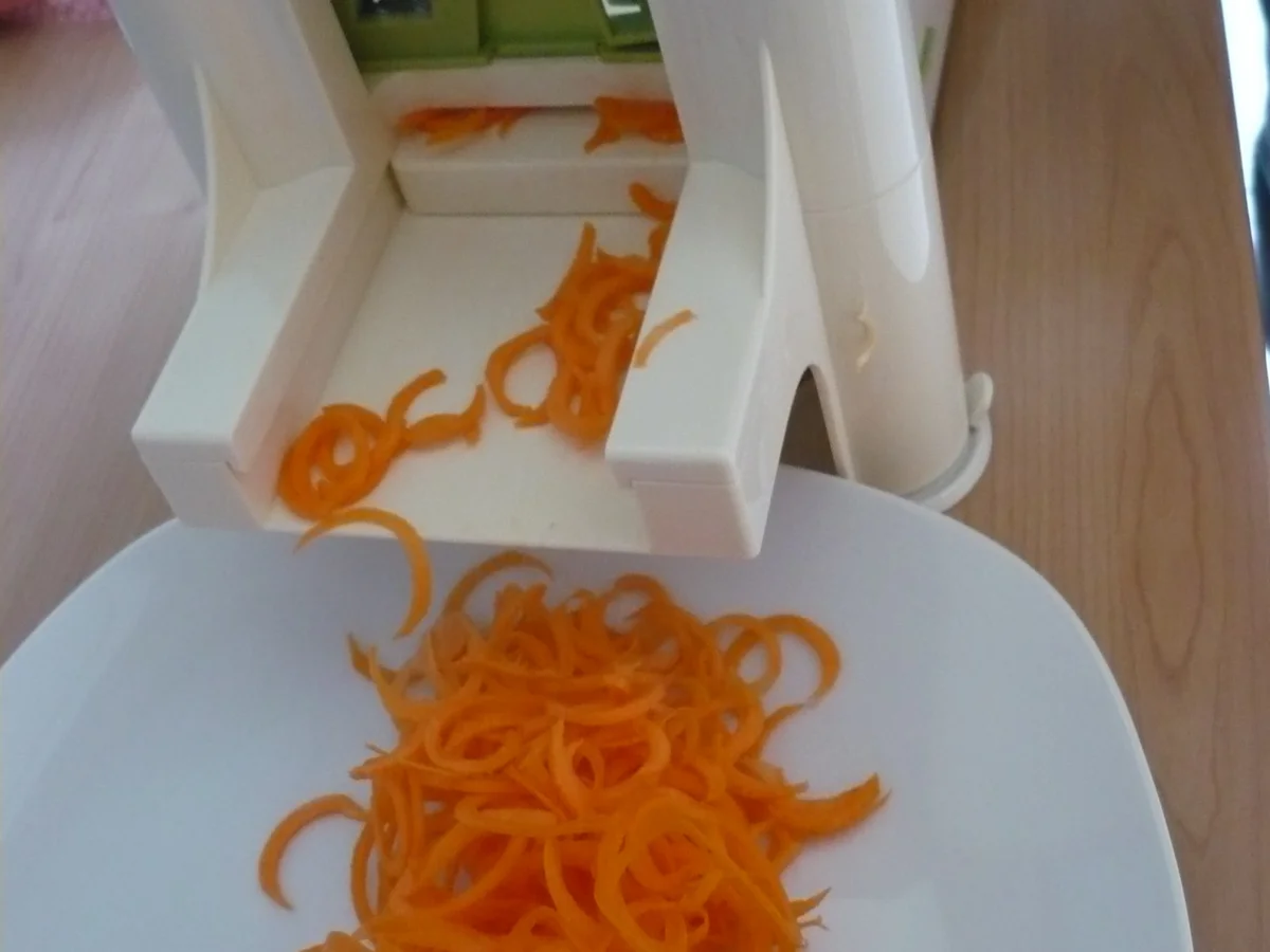 Paprikasoße mit Gemüsenudeln - Rezept - Bild Nr. 5