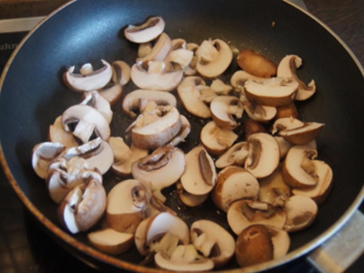 Pasta-Teller mit roten Linsen und braunen Champignons - Rezept - Bild Nr. 9