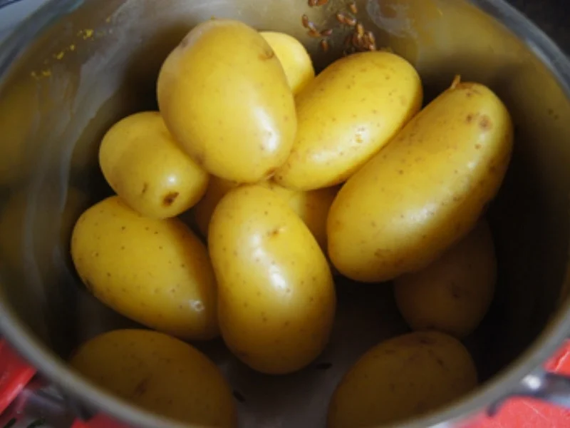 Rezept: Pellkartoffeln mit würzigem Quark und Schwarzwälder Schinken Bild Nr. 5 Pellkartoffeln mit würzigem Quark und Schwarzwälder Schinken - Rezept - Bild Nr. 5