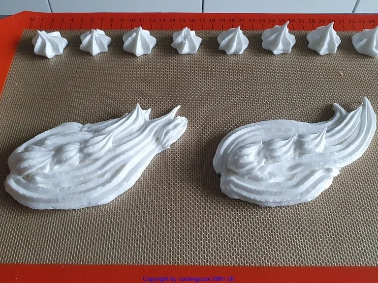 Rezept: Einfacher "Baiser oder Meringe Schwan" Ganz in Weiss = kochbar Challenge 8.0 (August 2020) Bild Nr. 11096 Einfacher "Baiser oder Meringe Schwan" Ganz in Weiss = kochbar Challenge 8.0 (August 2020) - Rezept - Bild Nr. 11096